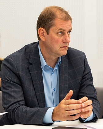 Cilvēktiesību un sabiedrisko lietu komisijas sēde