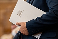 Saeimas vēlēšanās partijas ar 1000 biedriem un garākām priekšvēlēšanu programmām, otrajā lasījumā noteic Saeima 