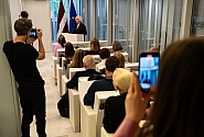 Deputāti un  pilsoniskās sabiedrības pārstāvji pulcējas Saeimas un NVO forumā “Latvija 2050 – veidojam kopā!”