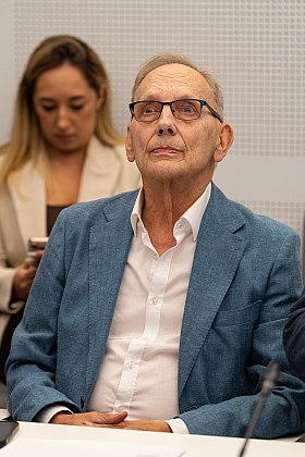 Cilvēktiesību un sabiedrisko lietu komisijas sēde