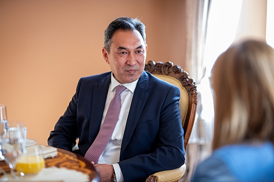 Zanda Kalniņa-Lukaševica tiekas ar Kazahstānas vēstnieku