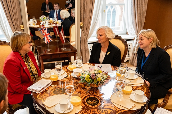 Daiga Mieriņa tiekas ar Lielbritānijas un Ziemeļīrijas Apvienotās Karalistes vēstnieci