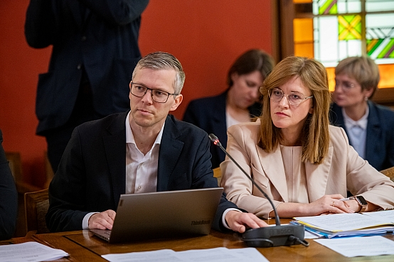 Ārlietu komisijas sēde