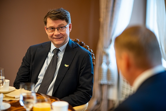 Edvards Smiltēns tiekas ar Zviedrijas vēstnieku