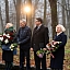 Daiga Mieriņa piedalās ziedu nolikšanā Krišjāņa Valdemāra atdusas vietā Lielajos kapos