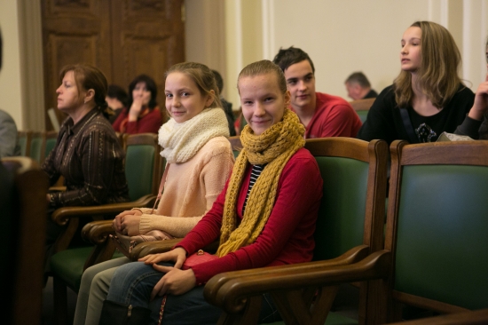 Pumpuru vidusskolas skolēni apmeklē Saeimu skolu programmas "Iepazīsti Saeimu" ietvaros