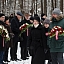 Ināra Mūrniece piedalās piemiņas brīdī Rumbulas memoriālā